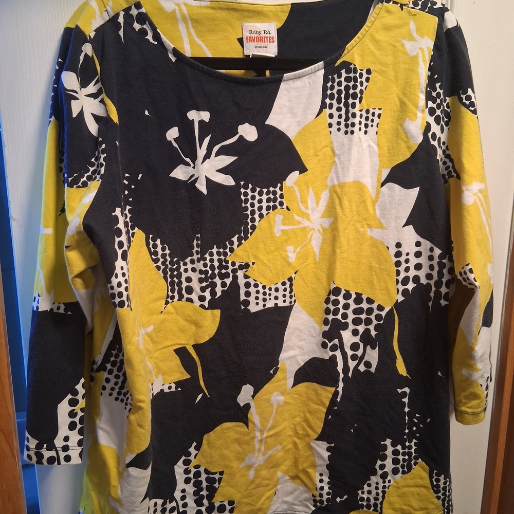 Ruby Rd. Yellow and Navy Floral Top